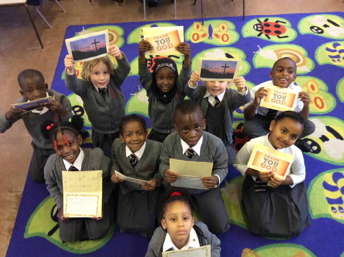 Y1 with their Thank You cards.